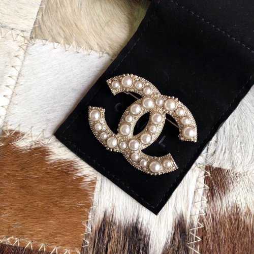 Chanel Luxury Womens Brooches xx206