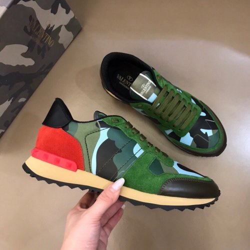 Valentino Men Shoes Fashion Design Luxury Brand ROCKRUNNER CAMOUFLAGE LAMINATED STUDDED SNEAKER with Original Box