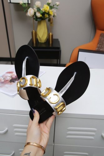 Gucci Womens Shoes Sandals Casual Design Luxury Brand Classic Leather thong sandal with Double G ‎497444 A3N00 1000 with Original Box