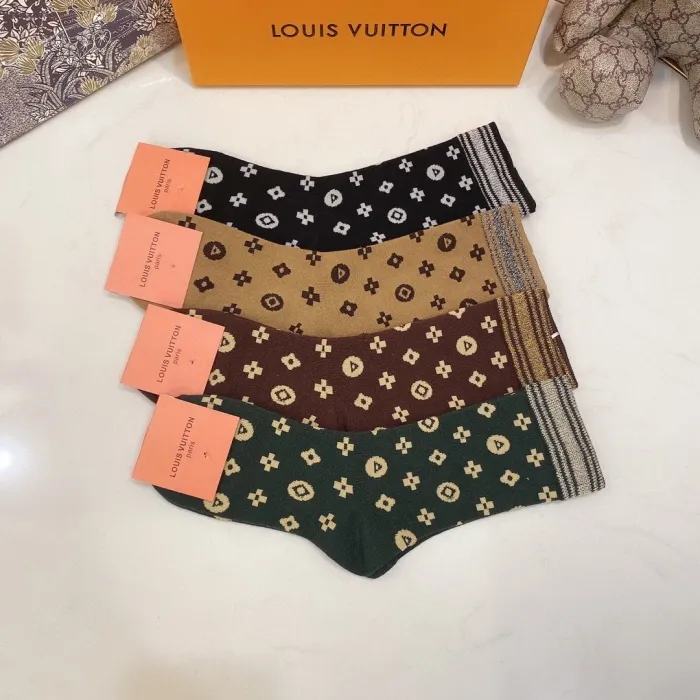 Louis Vuitton Socks 4 Pairs with Original Box Luxury Brand Breathable LV Sock