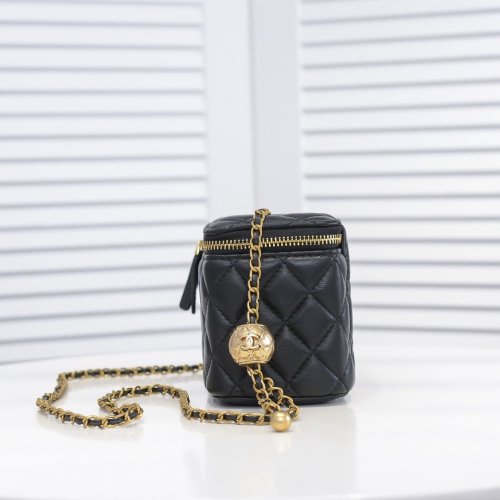 Chanel Womens Bags Crossbody Bag