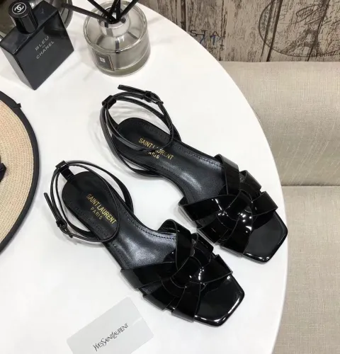 Saint Laurent YSL Womens Shoes TRIBUTE FLAT SANDALS IN PATENT LEATHER 620090B8I001000
