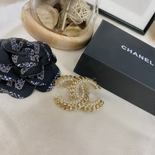Chanel Luxury Womens Brooches A272