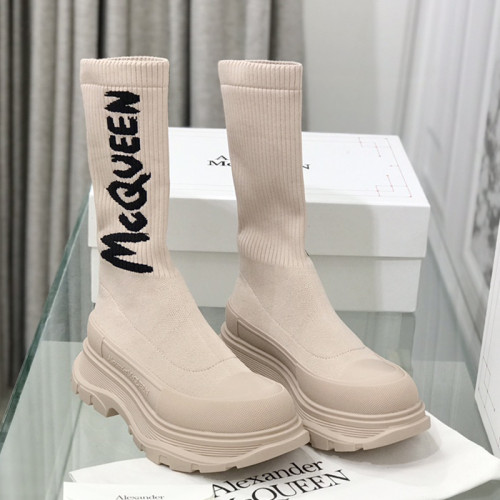 Alexander McQueen Women Shoes Sneakers Fashion Boots Design Luxury Brand Women's McQueen Graffiti Knit Tread Slick Boot in Black/white 708096W4U511041