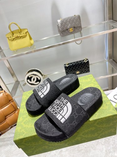 Gucci Womens Shoes Sandals Slides Slippers Luxury Brand Thick Sole Design Women's GG canvas slide sandal with Original Box 624695 H6320 9763
