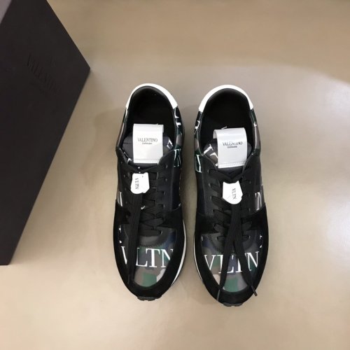 Valentino Men Shoes Fashion Design Luxury Brand ROCKRUNNER CAMOUFLAGE LAMINATED STUDDED SNEAKER with Original Box
