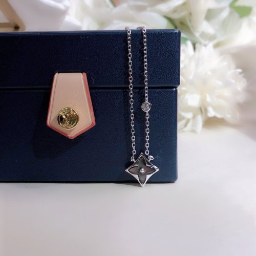 Louis Vuitton Luxury Womens Necklace
