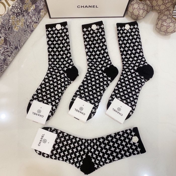 Chanel Socks 4 Pairs with Original Box Luxury Brand Breathable Chanel Sock