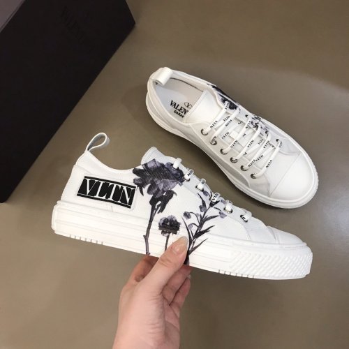 Valentino Men and Women Shoes Fashion Design Luxury Brand