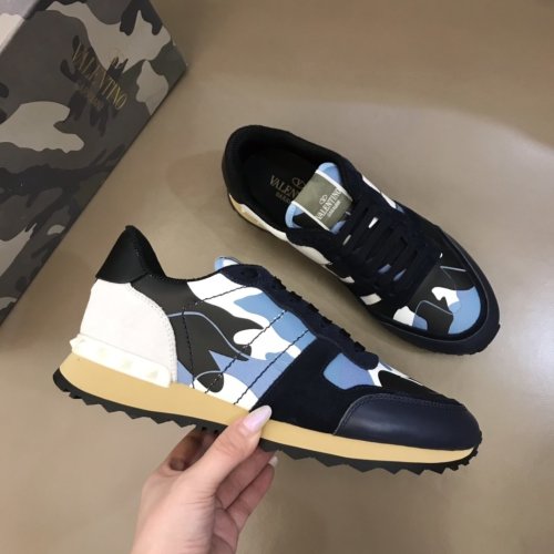 Valentino Men Shoes Fashion Design Luxury Brand ROCKRUNNER CAMOUFLAGE LAMINATED STUDDED SNEAKER with Original Box