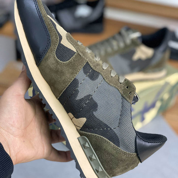 Valentino Men Shoes Fashion Design Luxury Brand ROCKRUNNER CAMOUFLAGE LAMINATED STUDDED SNEAKER with Original Box