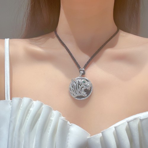 Cartier Luxury Womens Necklace