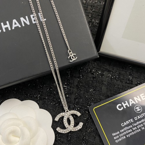 Chanel Luxury Womens Necklace N3026