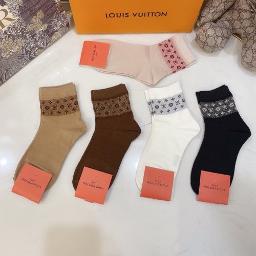 Louis Vuitton Socks 5 Pairs with Original Box Luxury Brand Breathable LV Sock