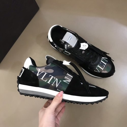 Valentino Men Shoes Fashion Design Luxury Brand ROCKRUNNER CAMOUFLAGE LAMINATED STUDDED SNEAKER with Original Box