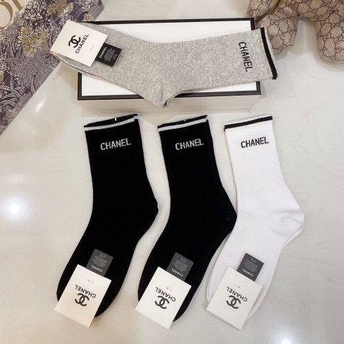 Chanel Socks 4 Pairs with Original Box Luxury Brand Breathable Chanel Sock