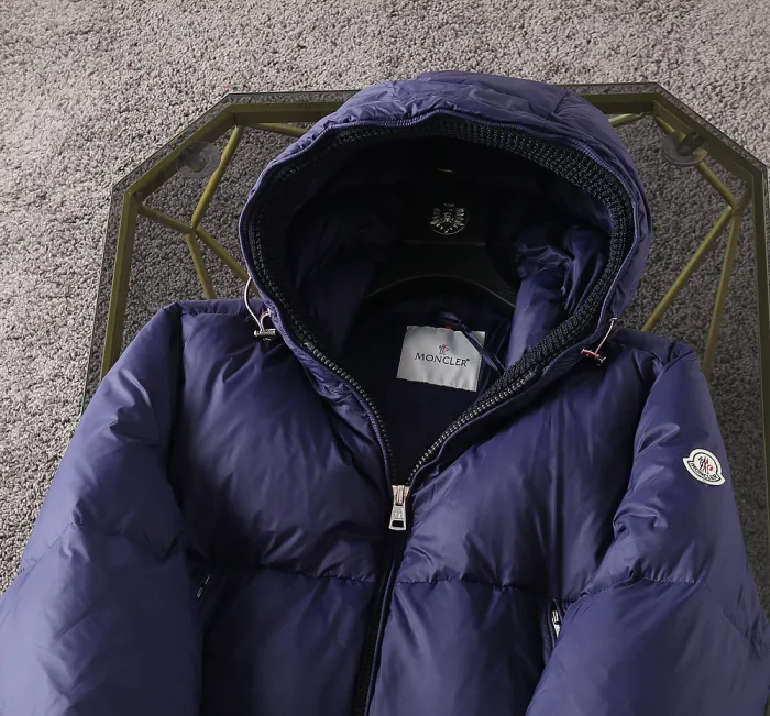 Moncler Design Mens Womens Winter Windprood Down Jackets Keep Warm 90% White Duck Down