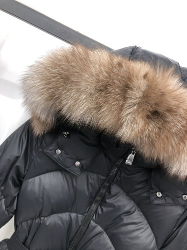 Moncler Design Womens Winter Windprood Down Jackets Keep Warm 90% White Duck Down Slim Design