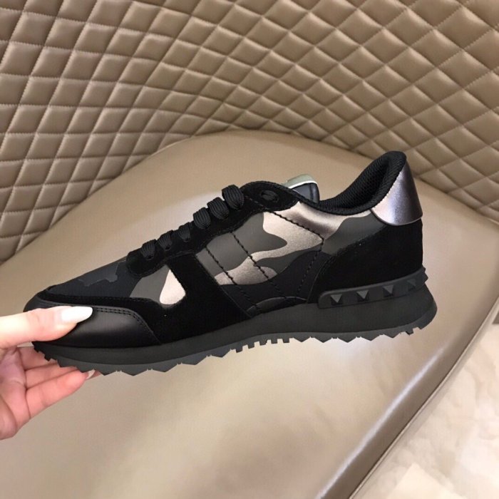 Valentino Men Shoes Fashion Design Luxury Brand ROCKRUNNER CAMOUFLAGE LAMINATED STUDDED SNEAKER with Original Box