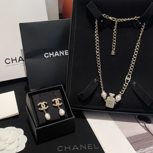 Chanel Luxury Womens Earrings Necklaces