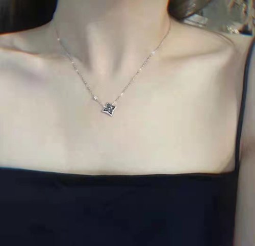 Louis Vuitton Luxury Womens Necklace