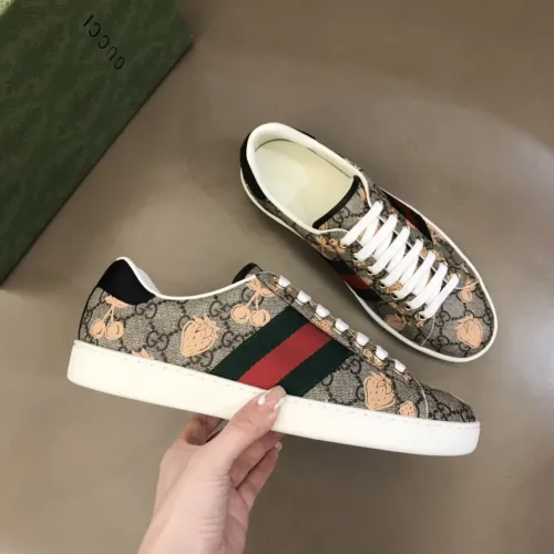 Gucci Womens Shoes Sneakers Luxury Brand Women's berry print Ace sneaker with Original Box ‎433900 UM610 8295
