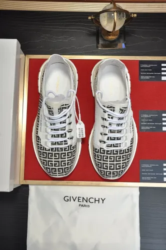 Givenchy Men Shoes Fashion Type Luxury Brand GIVENCHY SNEAKERS IN LEATHER WITH LATEX BAND with Original Box