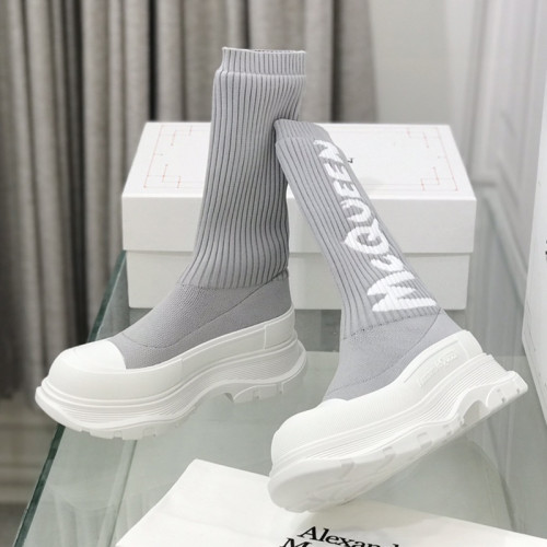 Alexander McQueen Women Shoes Sneakers Fashion Boots Design Luxury Brand Women's McQueen Graffiti Knit Tread Slick Boot in Black/white 708096W4U511041