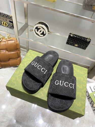 Gucci Womens Shoes Sandals Slides Slippers Luxury Brand Thick Sole Design Women's GG canvas slide sandal with Original Box 624695 H6320 9763