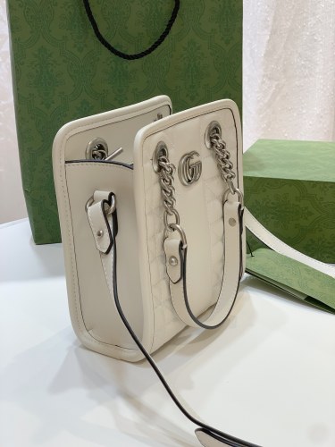 Gucci Womens Bags Shoulder Messenger Bag Luxury Brand Gucci GG Marmont matelassé mini bag in white leather with Original Box 696123 DTDHT 9022