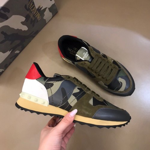 Valentino Men Shoes Fashion Design Luxury Brand ROCKRUNNER CAMOUFLAGE LAMINATED STUDDED SNEAKER with Original Box