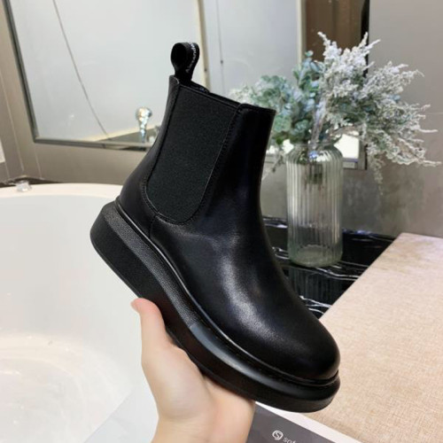 Alexander McQueen Womens Shoes Boots Fashion Design Luxury Brand Tread Chelsea Boot Black 641837WHZ841000