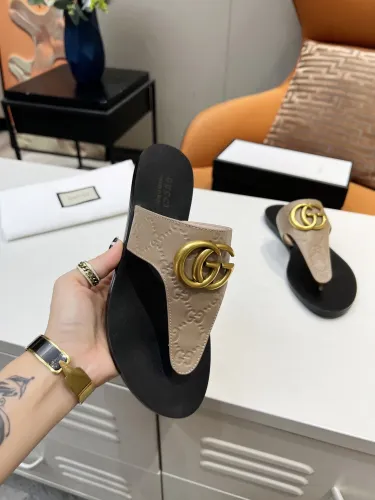 Gucci Womens Shoes Sandals Casual Design Luxury Brand Classic Leather thong sandal with Double G ‎497444 A3N00 1000 with Original Box