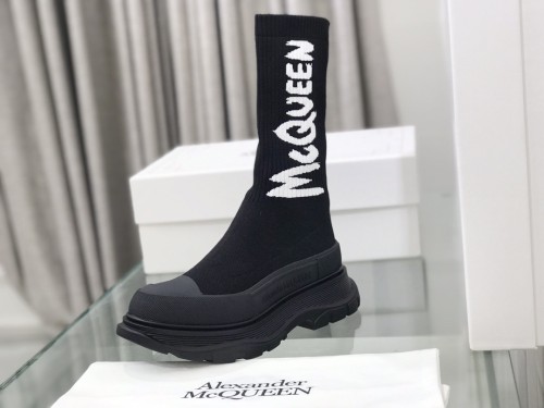 Alexander McQueen Women Shoes Sneakers Fashion Boots Design Luxury Brand Women's McQueen Graffiti Knit Tread Slick Boot in Black/white 708096W4U511041