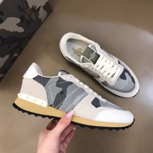 Valentino Men Shoes Fashion Design Luxury Brand ROCKRUNNER CAMOUFLAGE LAMINATED STUDDED SNEAKER with Original Box