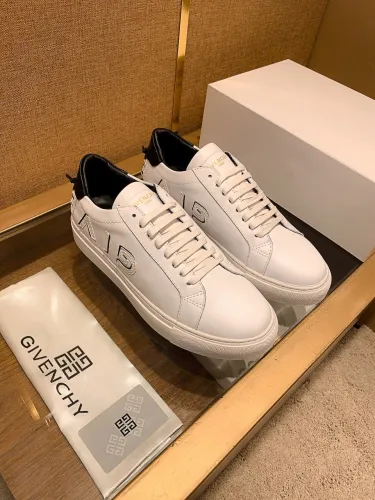 Givenchy Men Shoes Fashion Type Luxury Brand GIVENCHY SNEAKERS IN LEATHER WITH LATEX BAND with Original Box