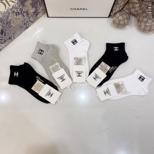 Chanel Socks 5 Pairs with Original Box Luxury Brand Breathable Chanel Sock