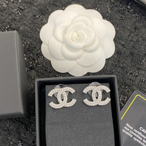Chanel Luxury Womens Earrings CE039