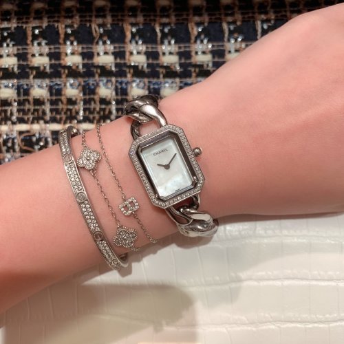 Chanel Womens Watch096