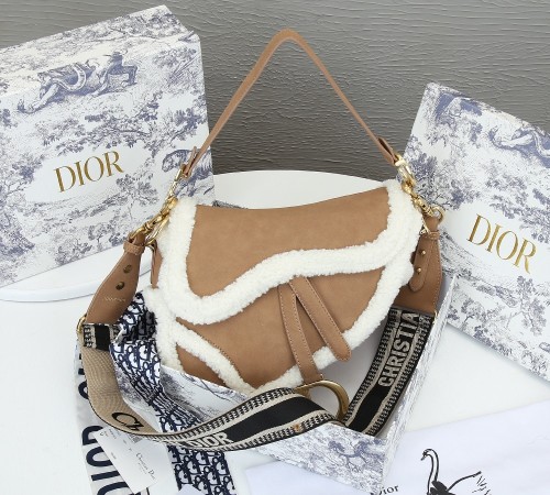 Dior Womens Bag Saddle Bag Luxury Brand Fashion Saddle Bag Camel-Colored Shearling M0446CMMK_M925