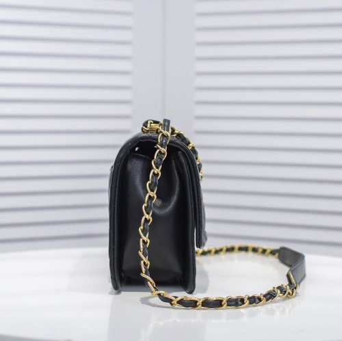Chanel Womens Bags Shoulder Bag
