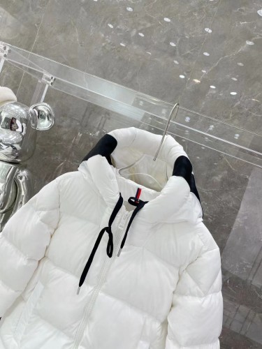 Moncler Design Mens Womens Winter Windprood Down Jackets Keep Warm 90% White Duck Down