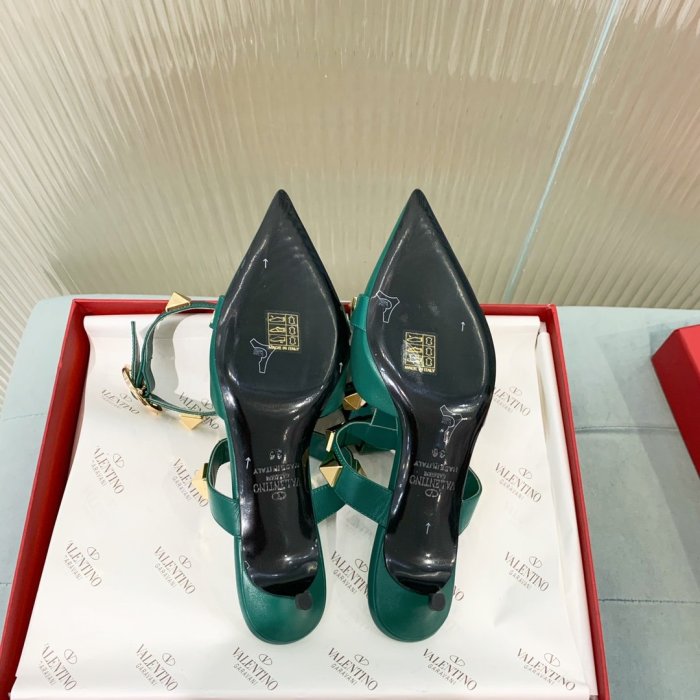 Valentino Women Shoes Mule Flip Flop Sandals ROMAN STUD CALFSKIN PUMP 40 MM with Original Box
