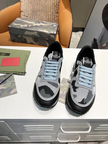 Valentino Men Shoes Fashion Design Luxury Brand ROCKSTUD CALFSKIN SNEAKER with Original Box