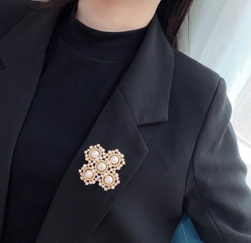 Chanel Luxury Womens Brooche