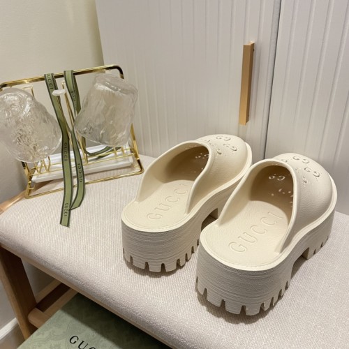 Gucci Womens Shoes Sandals Slides Slippers Luxury Brand Women's platform perforated G sandal in white rubber 663577 JFB00 9022 with Original Box