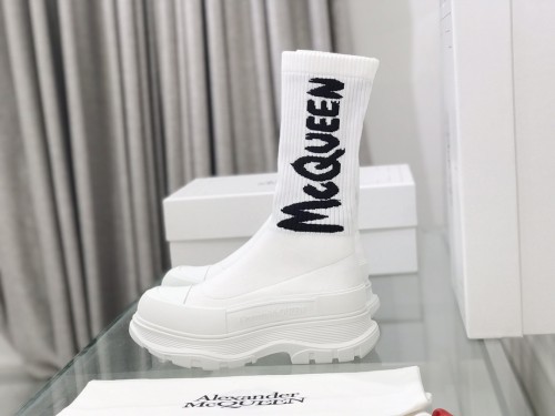 Alexander McQueen Women Shoes Sneakers Fashion Boots Design Luxury Brand Women's McQueen Graffiti Knit Tread Slick Boot in Black/white 708096W4U511041