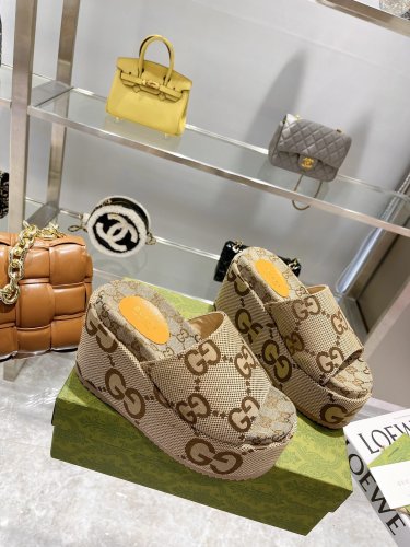 Gucci Womens Shoes Sandals Slides Slippers Luxury Brand Thick Sole Design Women's GG canvas slide sandal with Original Box 624695 H6320 9763