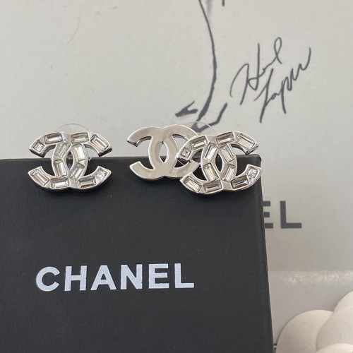 Chanel Luxury Womens Earrings E1721