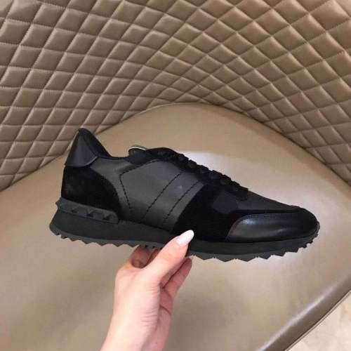 Valentino Men Shoes Fashion Design Luxury Brand ROCKRUNNER CAMOUFLAGE LAMINATED SNEAKER
